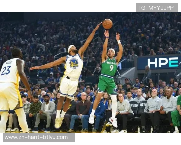 圣诞大战勇士与骑士的巅峰对决谁将赢得荣耀与胜利 圣诞大战勇士与骑士的巅峰对决谁将赢得荣耀与胜利